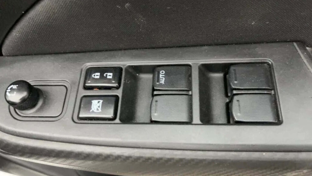 Maruti Swift 2024 door control panel View