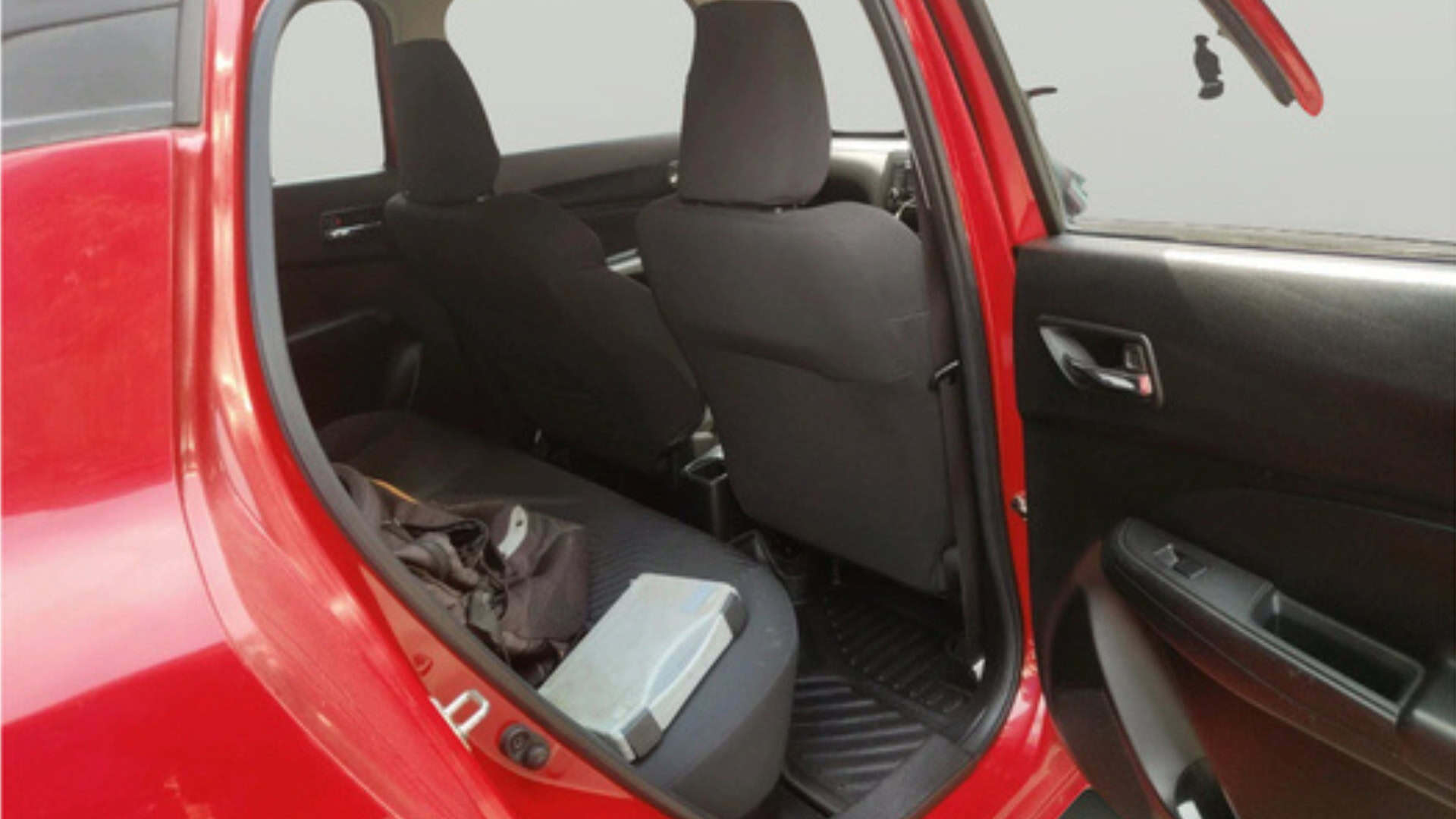 
								Buy Used 2020 Maruti Swift ZDI AMT In Noida Extension Sector 2 full									